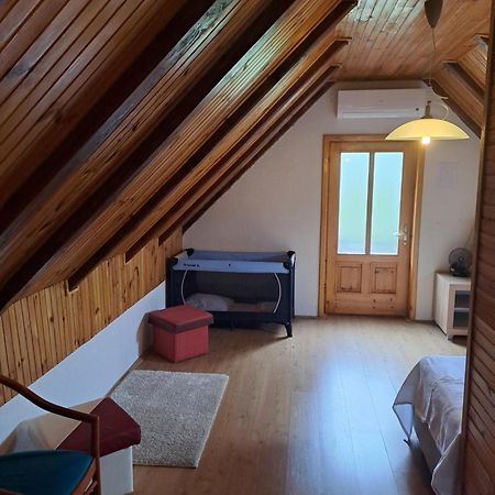 Guesthouse Andrea โพลยานัค ภายนอก รูปภาพ