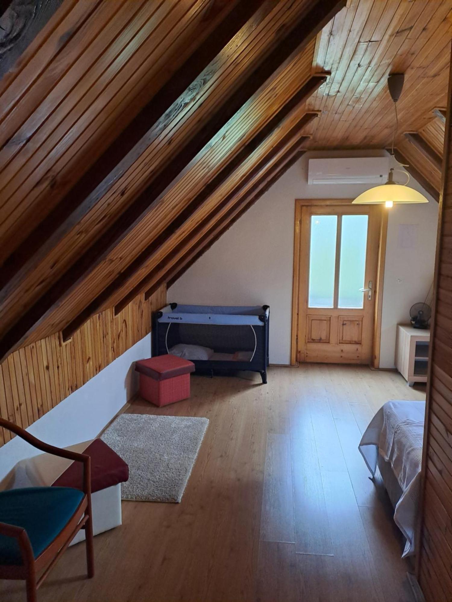 Guesthouse Andrea โพลยานัค ภายนอก รูปภาพ