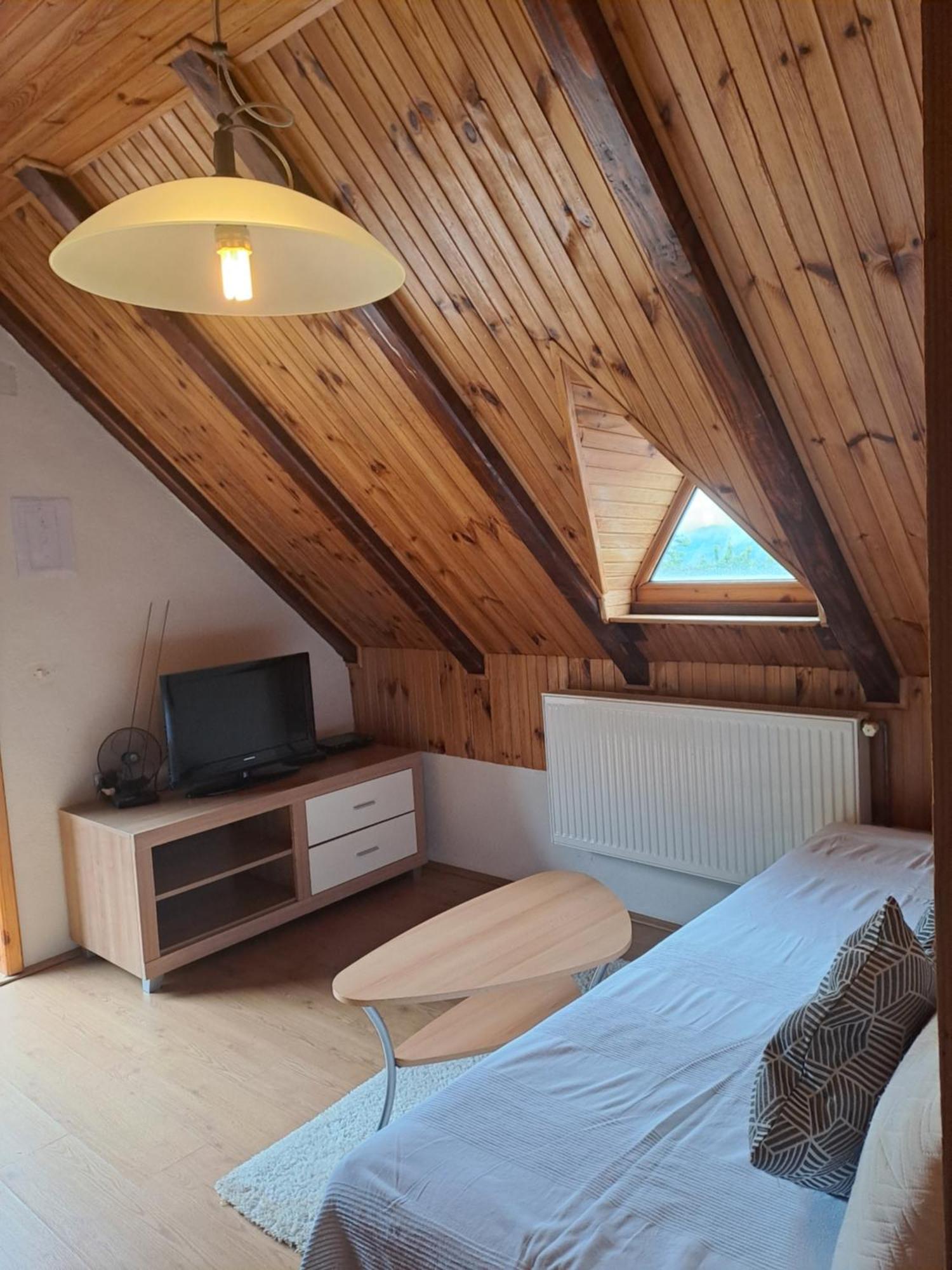 Guesthouse Andrea โพลยานัค ภายนอก รูปภาพ
