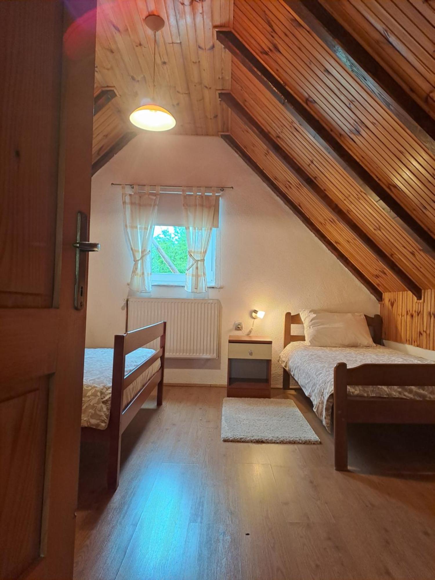Guesthouse Andrea โพลยานัค ภายนอก รูปภาพ