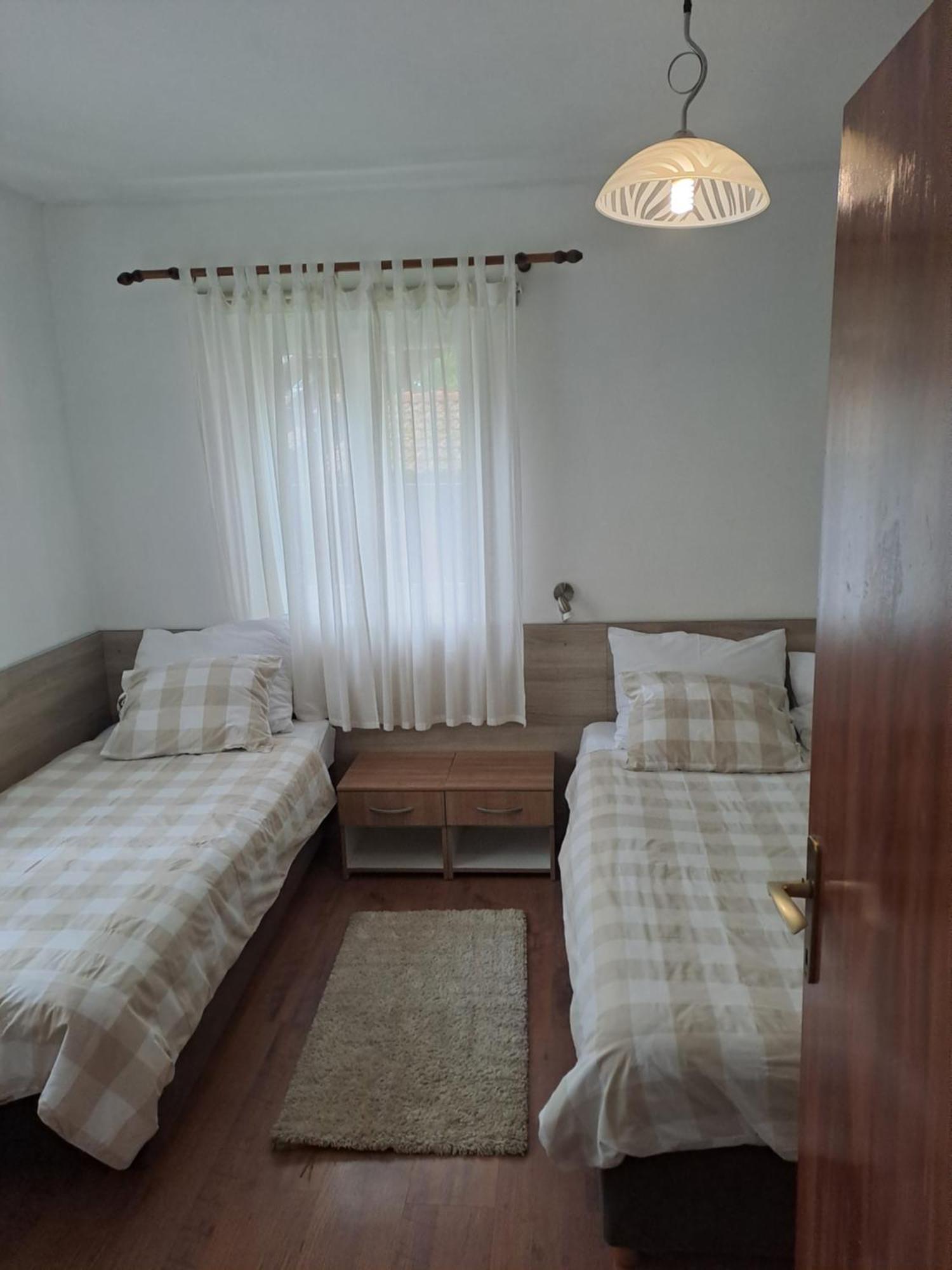 Guesthouse Andrea โพลยานัค ภายนอก รูปภาพ