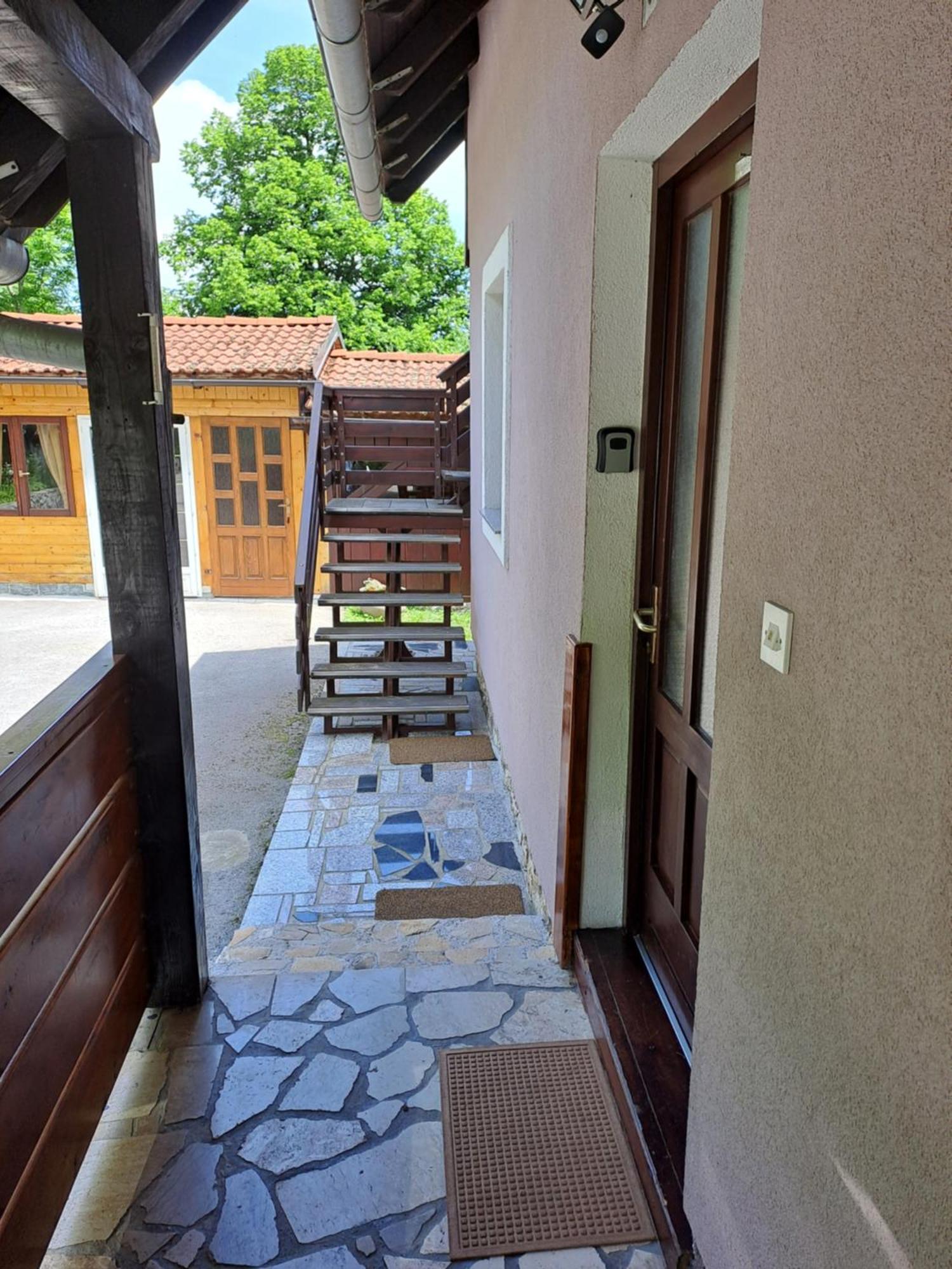 Guesthouse Andrea โพลยานัค ภายนอก รูปภาพ
