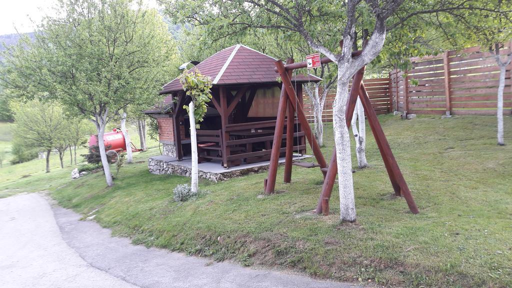 Guesthouse Andrea โพลยานัค ภายนอก รูปภาพ
